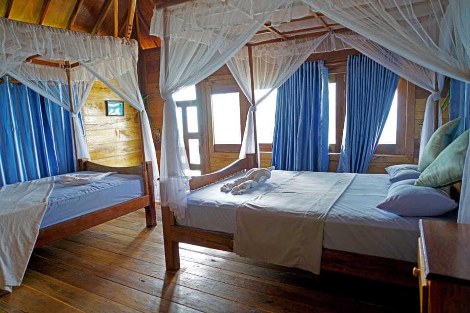 Tree House, Multiple Beds, Sea View, Beachfront | In-room safe