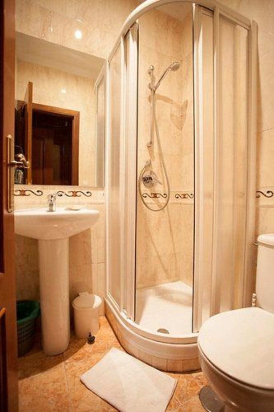 Double Room, 1 Double Bed, Private Bathroom | Desk, blackout drapes, iron/ironing board, free WiFi
