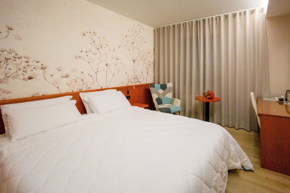 Double Room | Select Comfort beds, minibar, in-room safe, desk