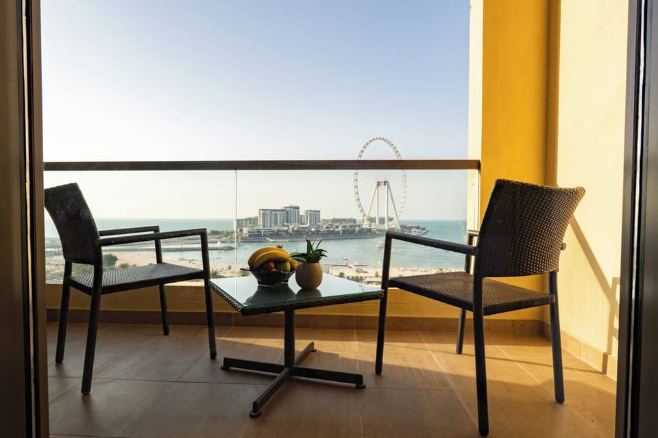 Room, 1 King Bed, Balcony (Sea Front View) | Down comforters, pillowtop beds, minibar, in-room safe