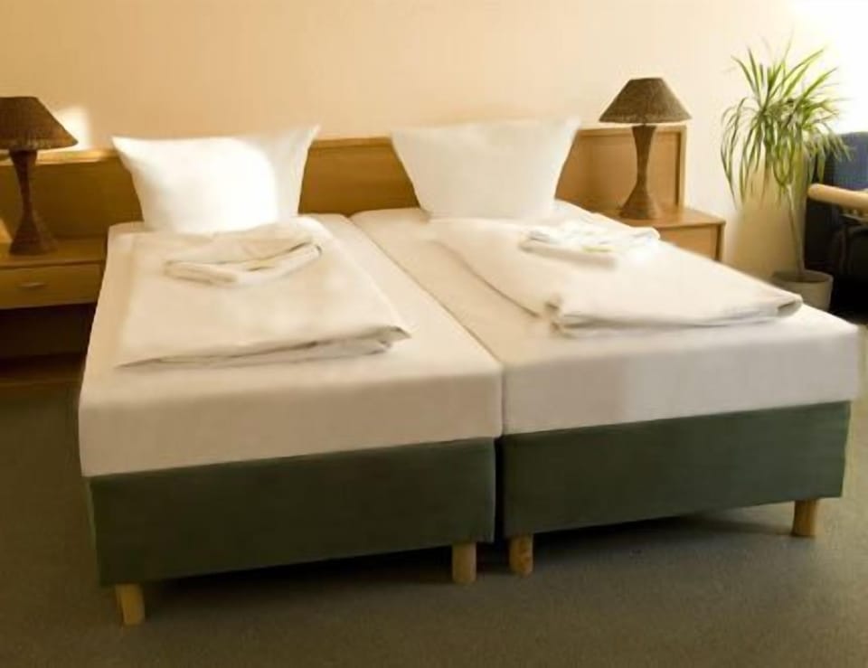 Iron/ironing board, free WiFi, wheelchair access