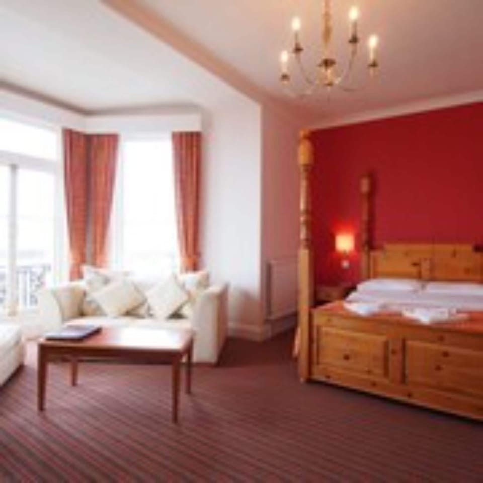Superior Double Room, Sea View | Desk, iron/ironing board, free WiFi, bed sheets
