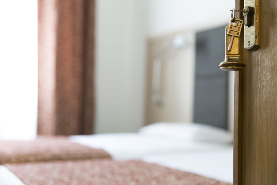 Standard Double or Twin Room | Hypo-allergenic bedding, in-room safe, desk, free WiFi