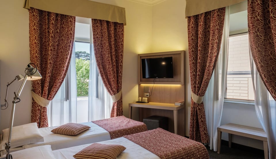 Standard Double or Twin Room | Hypo-allergenic bedding, in-room safe, desk, free WiFi