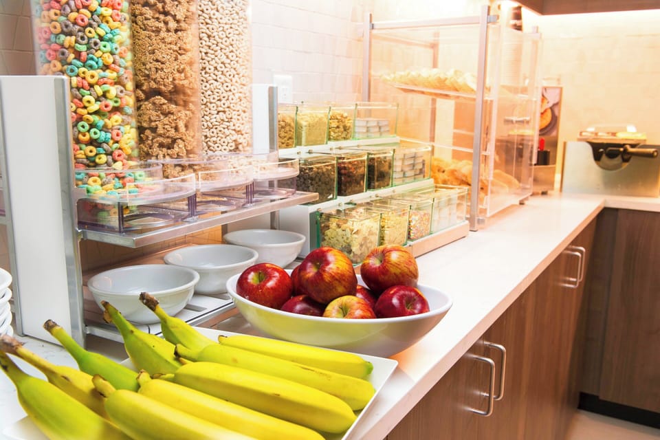 Free daily continental breakfast