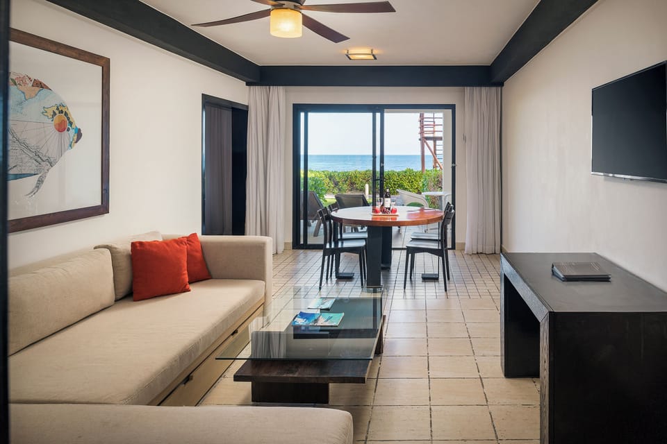 Privilege Royal Master Suite Ocean Front | Premium bedding, free minibar, in-room safe, desk