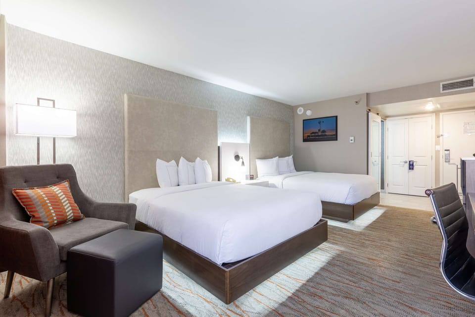 Hypo-allergenic bedding, in-room safe, desk, laptop workspace