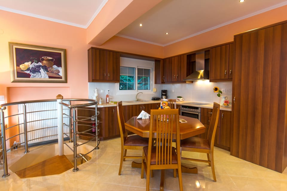 Deluxe Villa, 4 Bedrooms, Sea View | Private kitchen | Full-size fridge, microwave, oven, stovetop