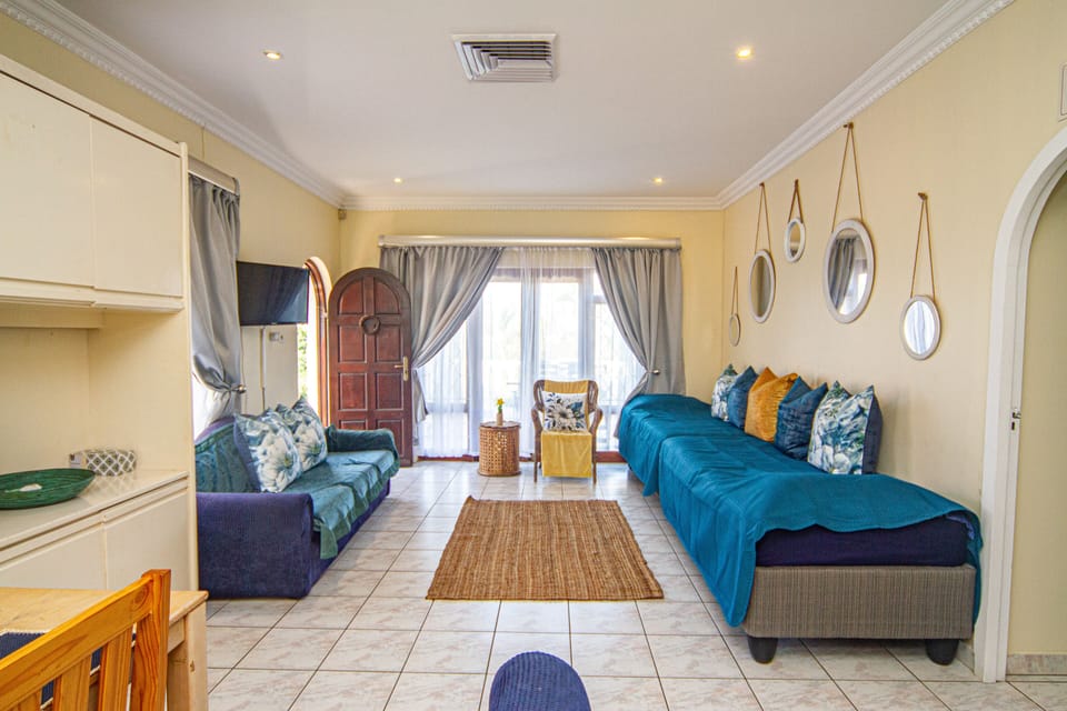 Sea-facing apartment | In-room dining