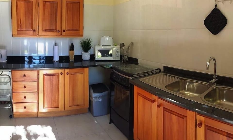 Self-Catering Standard Double room (4) | Private kitchen | Fridge, microwave, oven, stovetop