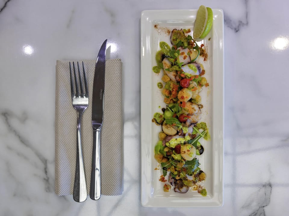 2 restaurants; breakfast, lunch, dinner, and brunch served