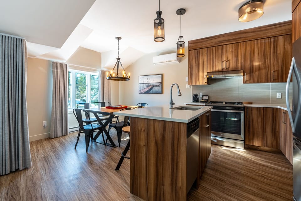 Condo, 1 Bedroom, Full Kitchen, Balcony | Private kitchen | Microwave, electric kettle, toaster, cookware/dishes/utensils