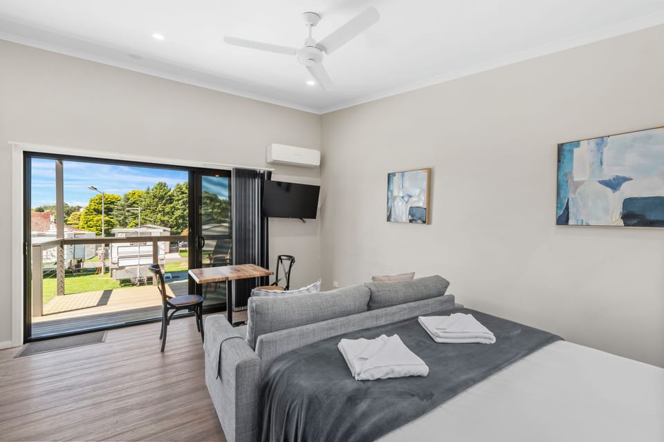 Superior Studio Cabin | Bed sheets