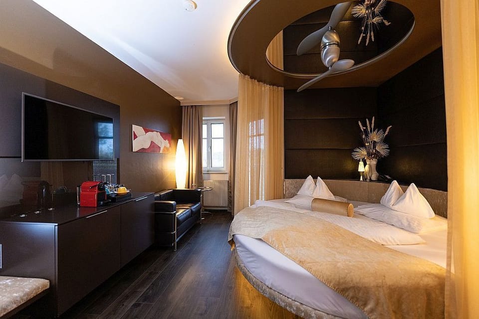 Superior Double Room, Balcony | Premium bedding, minibar, in-room safe, WiFi (free)
