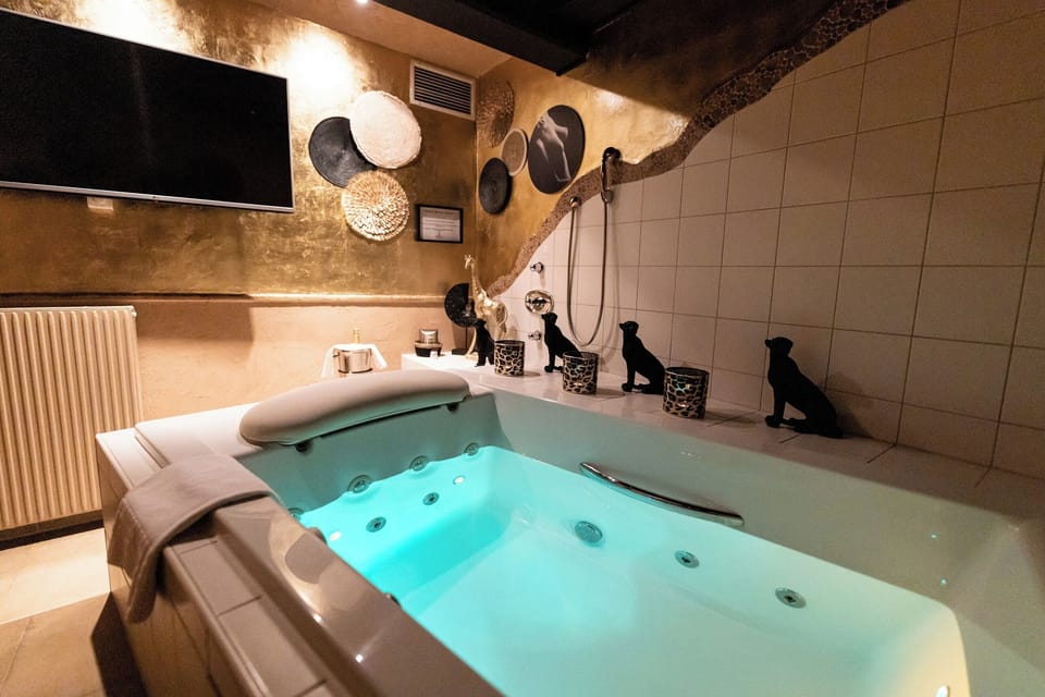 Couples treatment rooms, Thai massages
