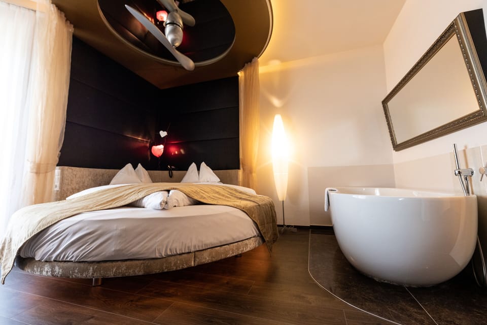 Superior Double Room, Balcony | Premium bedding, minibar, in-room safe, individually decorated