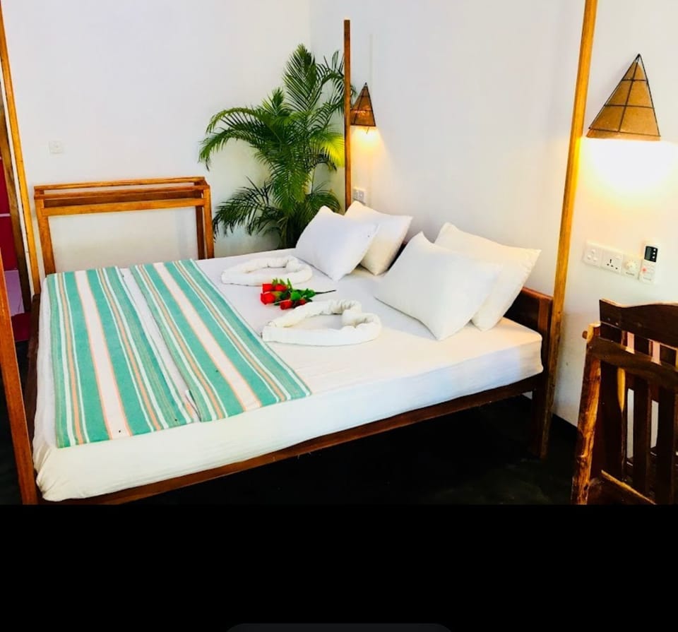 Deluxe Double Room, Balcony | Living area