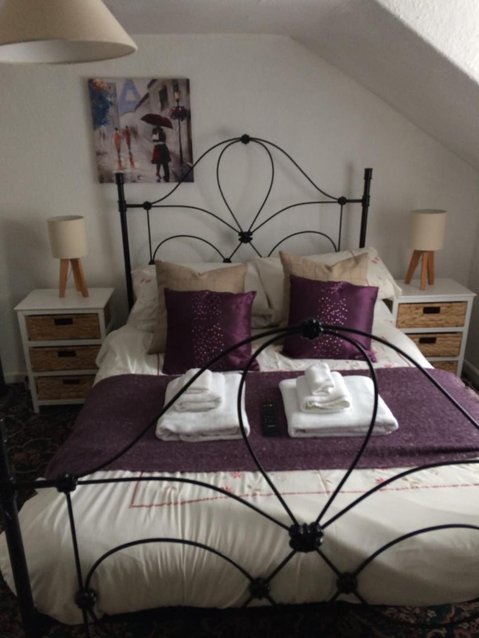 Iron/ironing board, free WiFi, bed sheets