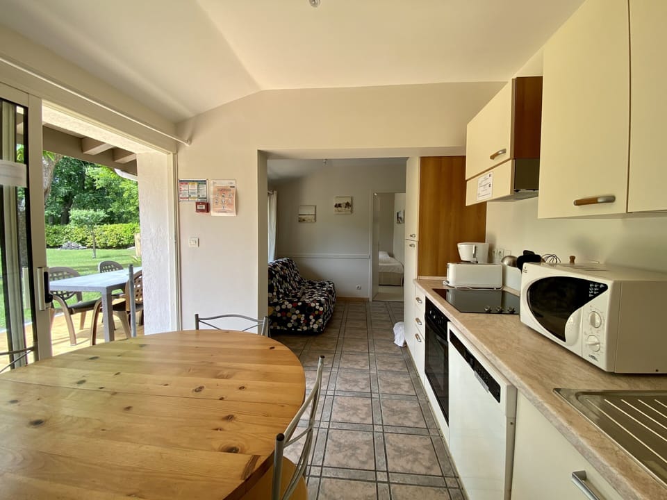 Family Apartment, 2 Bedrooms, Terrace, Garden Area | Private kitchen