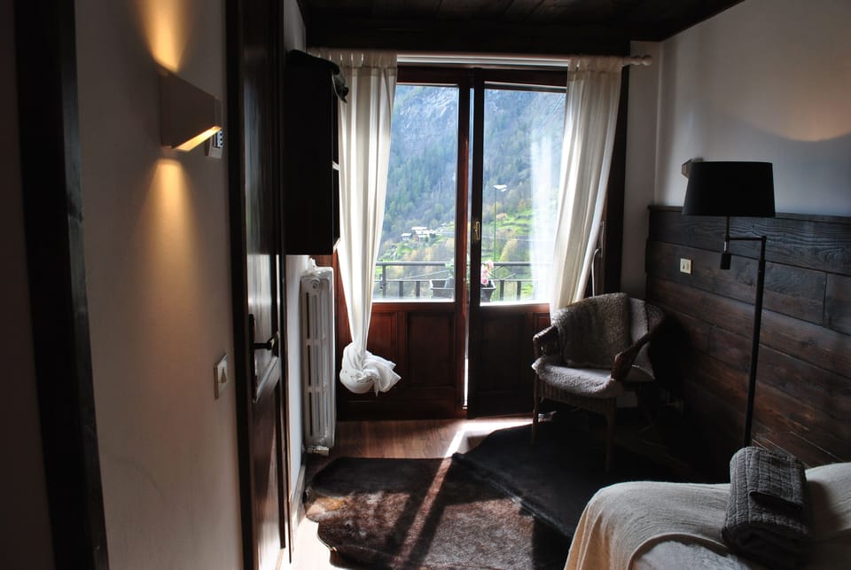 Single Room | Rollaway beds, free WiFi, wheelchair access