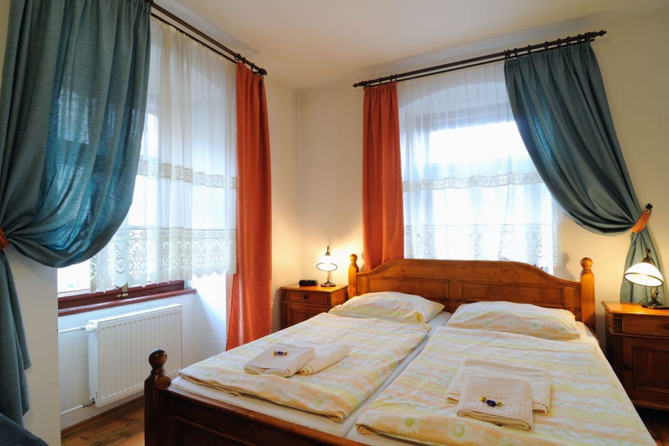 Standard Double Room | Desk, free cribs/infant beds, free WiFi, bed sheets