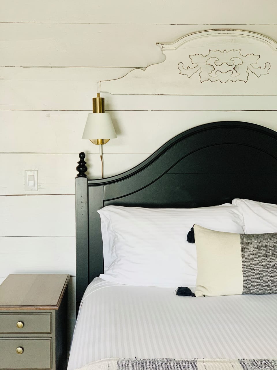 Premium bedding, down comforters, pillowtop beds, iron/ironing board