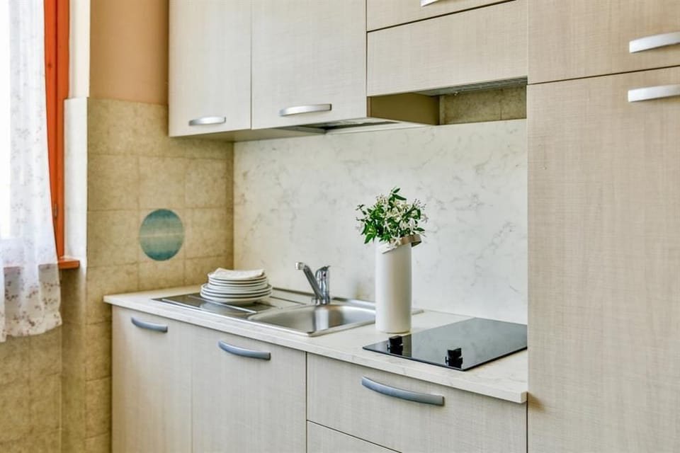 Deluxe Room | Private kitchen