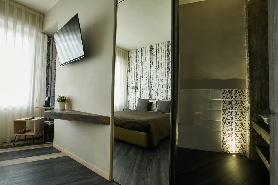 Junior Suite | Minibar, desk, soundproofing, iron/ironing board