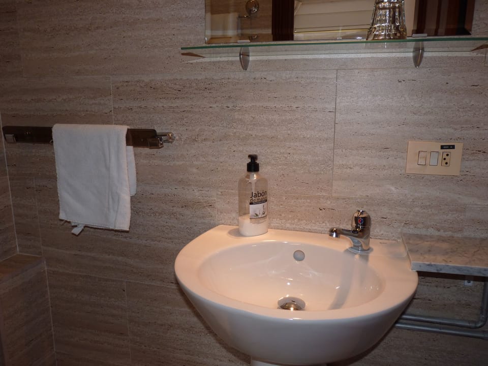 Single Room | Bathroom sink