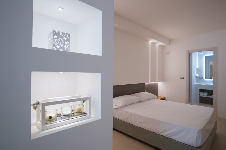Standard Triple Room | Minibar, in-room safe, individually furnished, desk