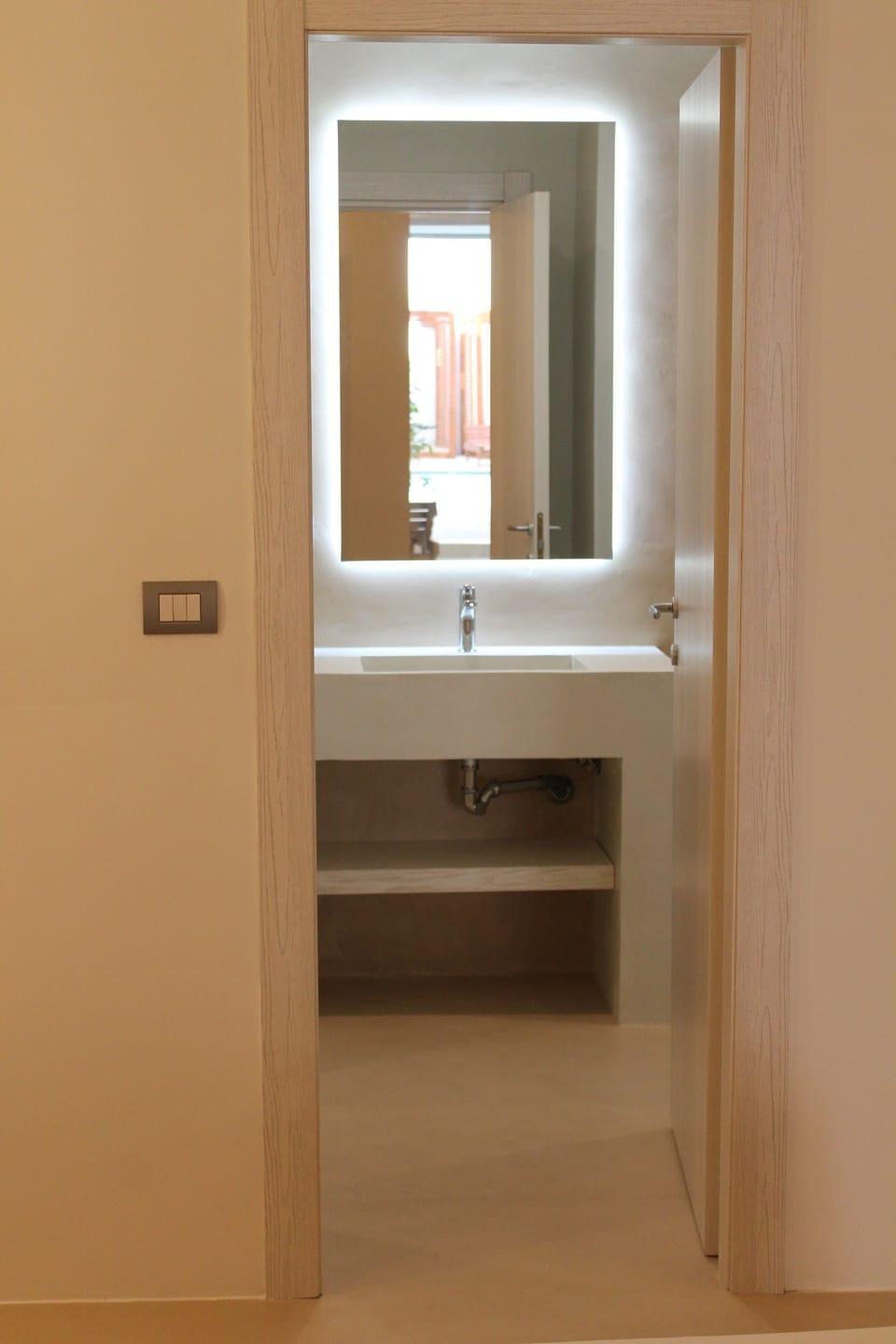 Family Room | Minibar, in-room safe, individually furnished, desk