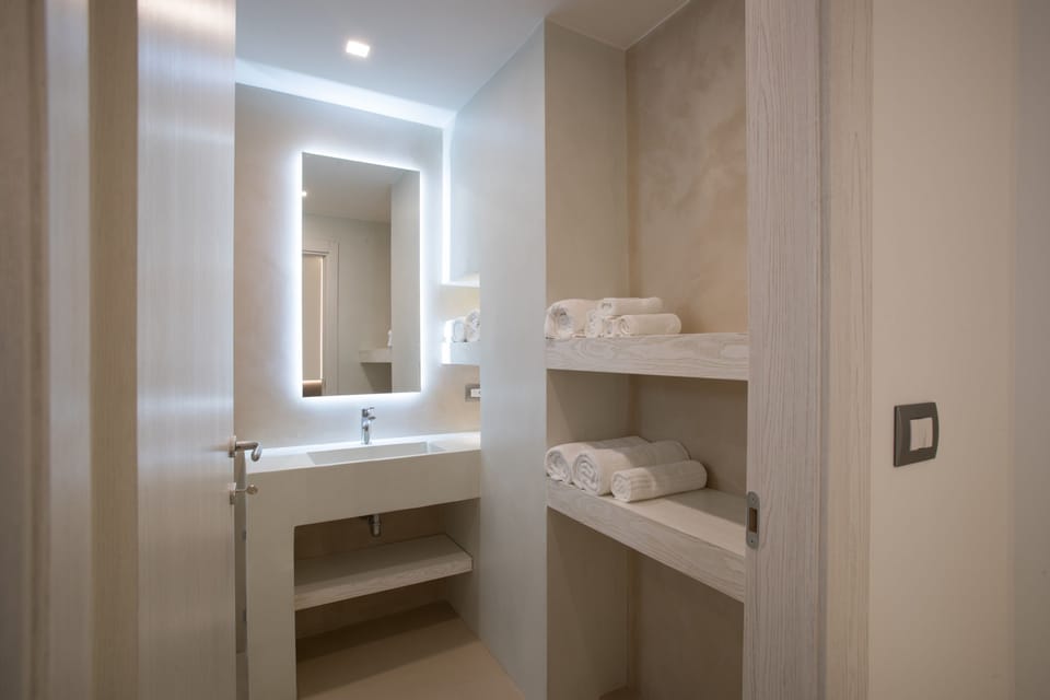 Standard Triple Room | Bathroom sink