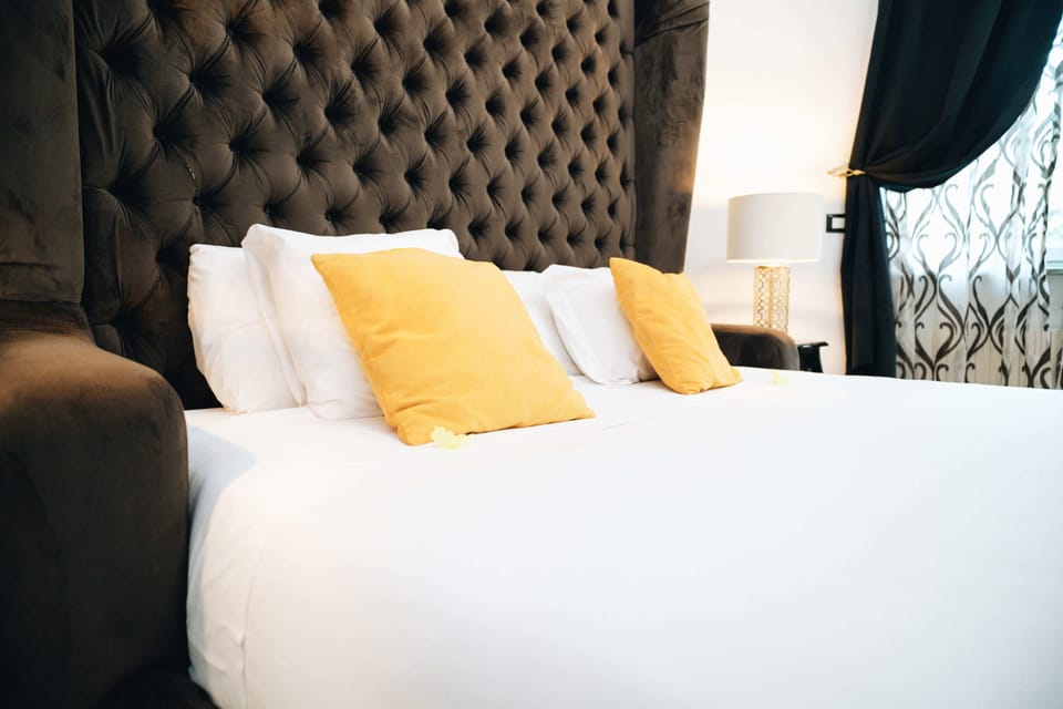 Doppia Matrimoniale con Idromassaggio | Premium bedding, down comforters, pillowtop beds, minibar