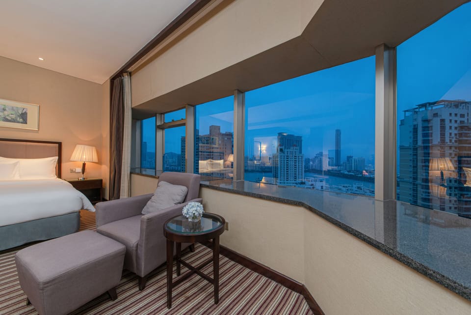 Executive Queen Room with Lake View | View from room
