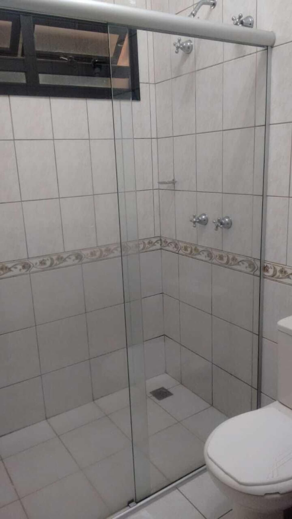 Family Quadruple Room | Bathroom amenities | Shower, free toiletries, bidet, towels