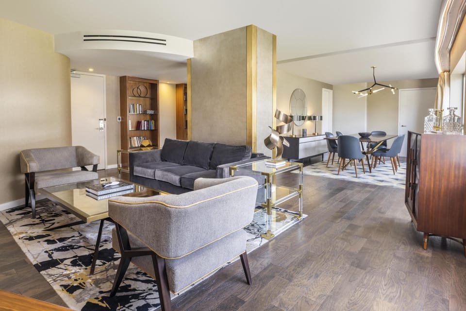 Presidential Room, 1 Bedroom, Non Smoking | Living area