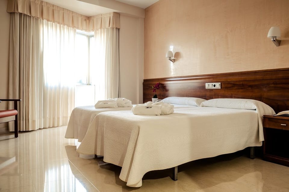 Twin Room | In-room safe, desk, blackout drapes, rollaway beds