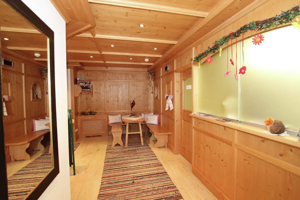 Entrance / Reception