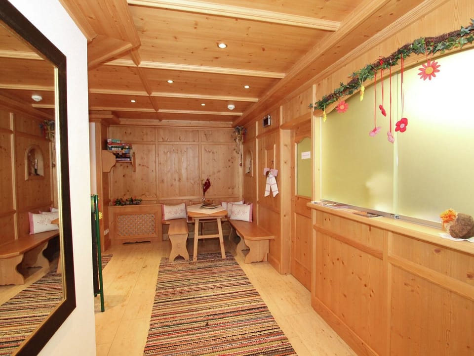 Entrance / Reception