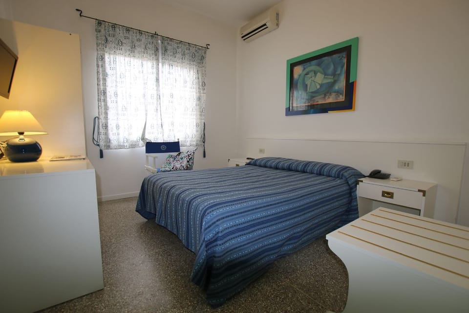 Standard Double Room | In-room safe, desk, blackout drapes, free WiFi
