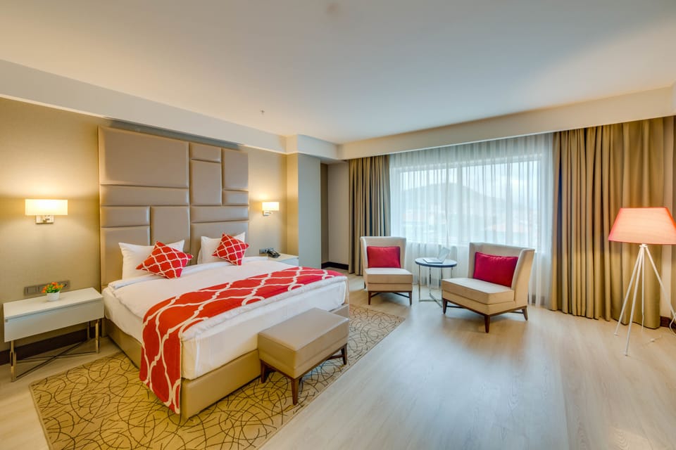 Economy Twin Room | Premium bedding, minibar, in-room safe, desk