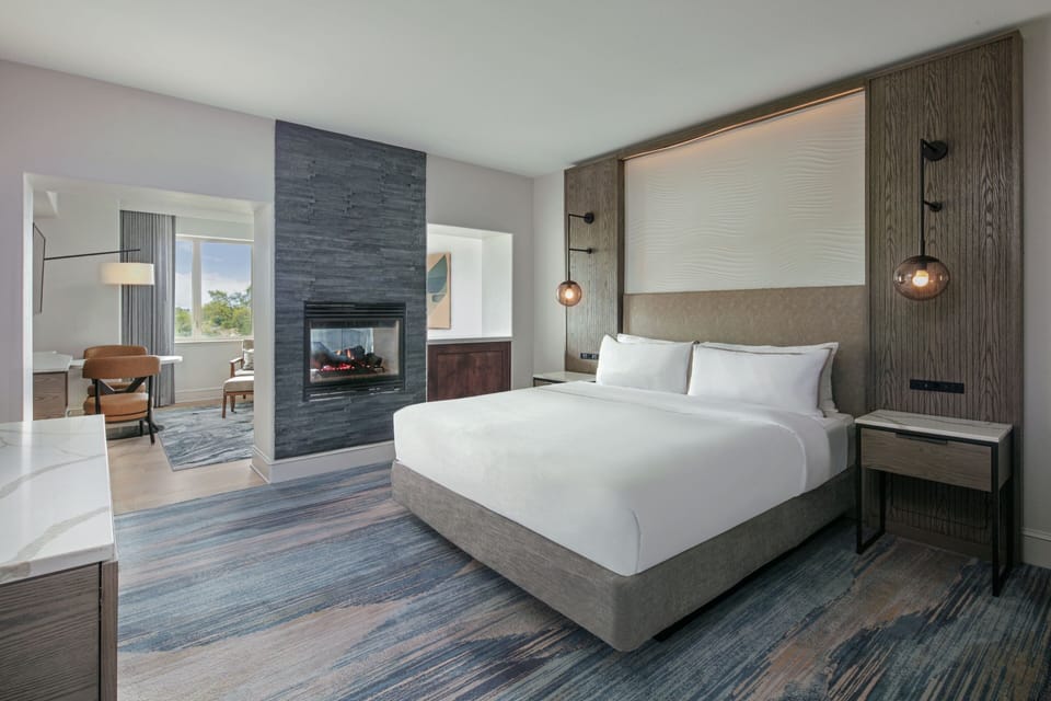 Junior Suite, 1 King Bed with Sofa bed, Fireplace | Egyptian cotton sheets, premium bedding, down comforters, pillowtop beds