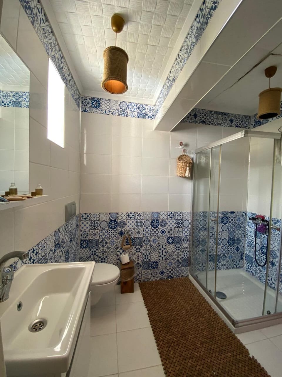 Family House, 3 Bedrooms | Bathroom | Shower, hair dryer, slippers, towels