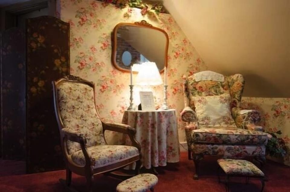 The Shabby Chic Family Suite | Living area | Flat-screen TV