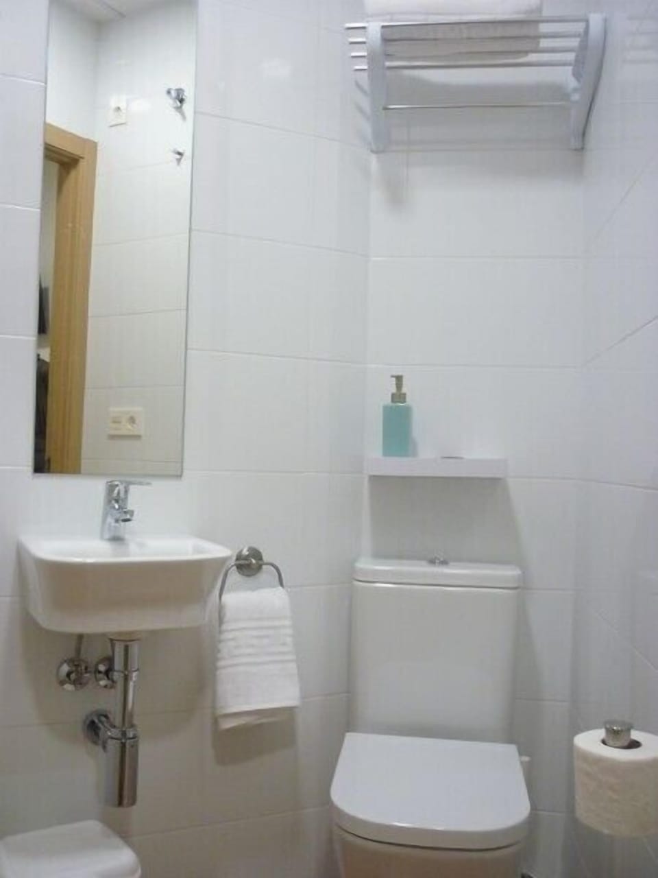 Shower, towels