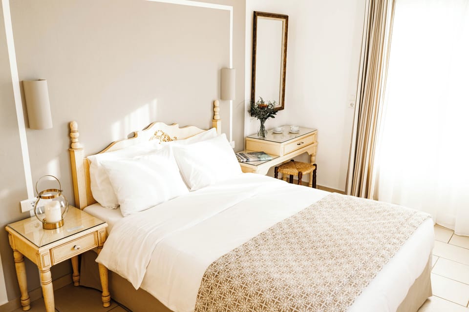 Standard Room, Sea View | Egyptian cotton sheets, in-room safe, desk, blackout drapes