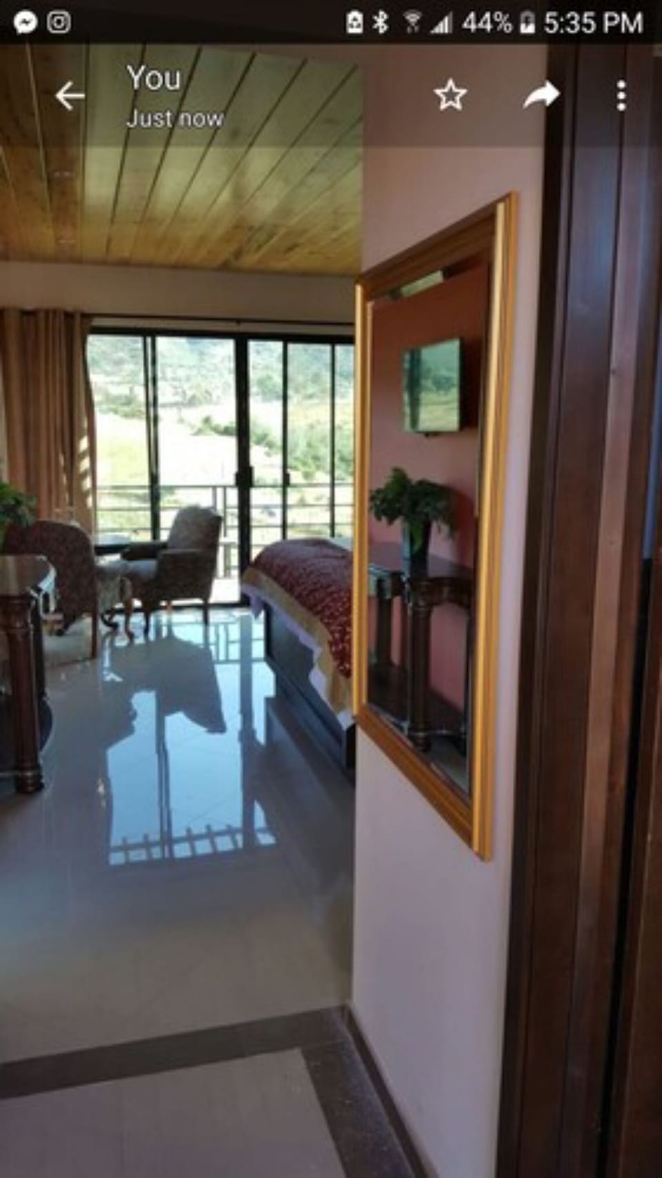 Deluxe Room | Hallway
