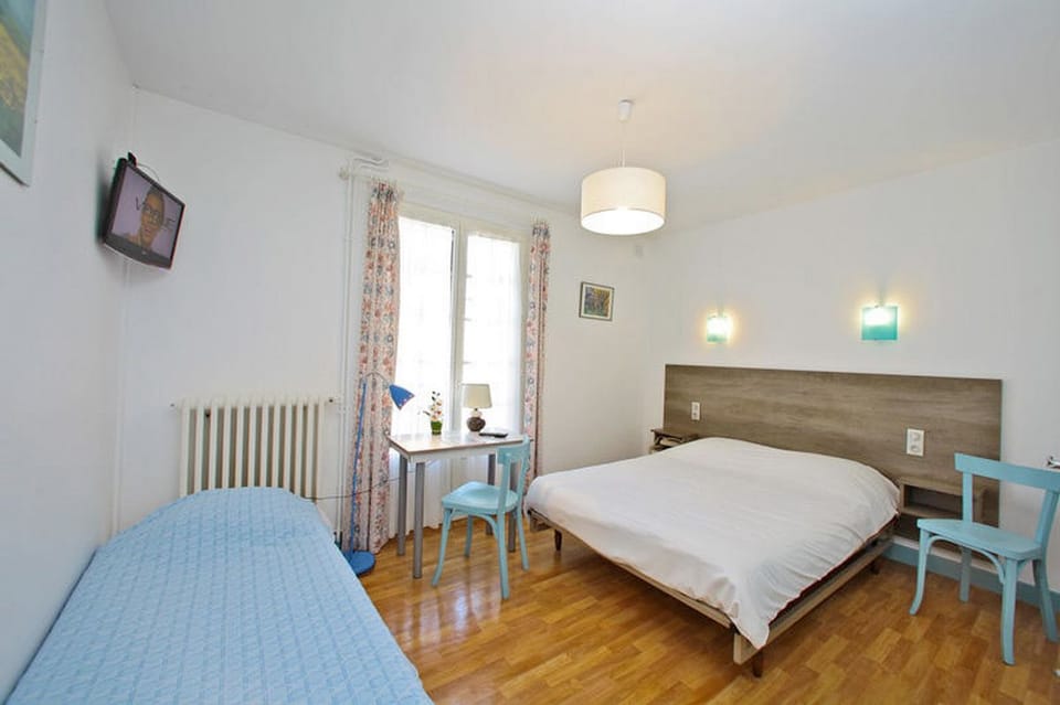 Standard Triple Room | Desk, free WiFi