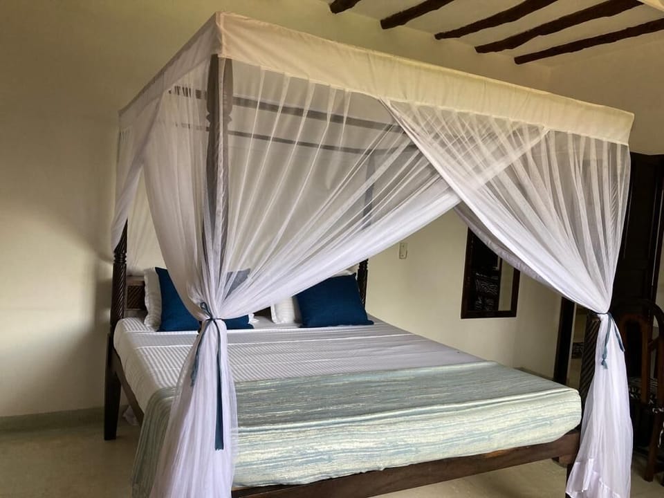 Apartment, 3 Bedrooms | Iron/ironing board, bed sheets