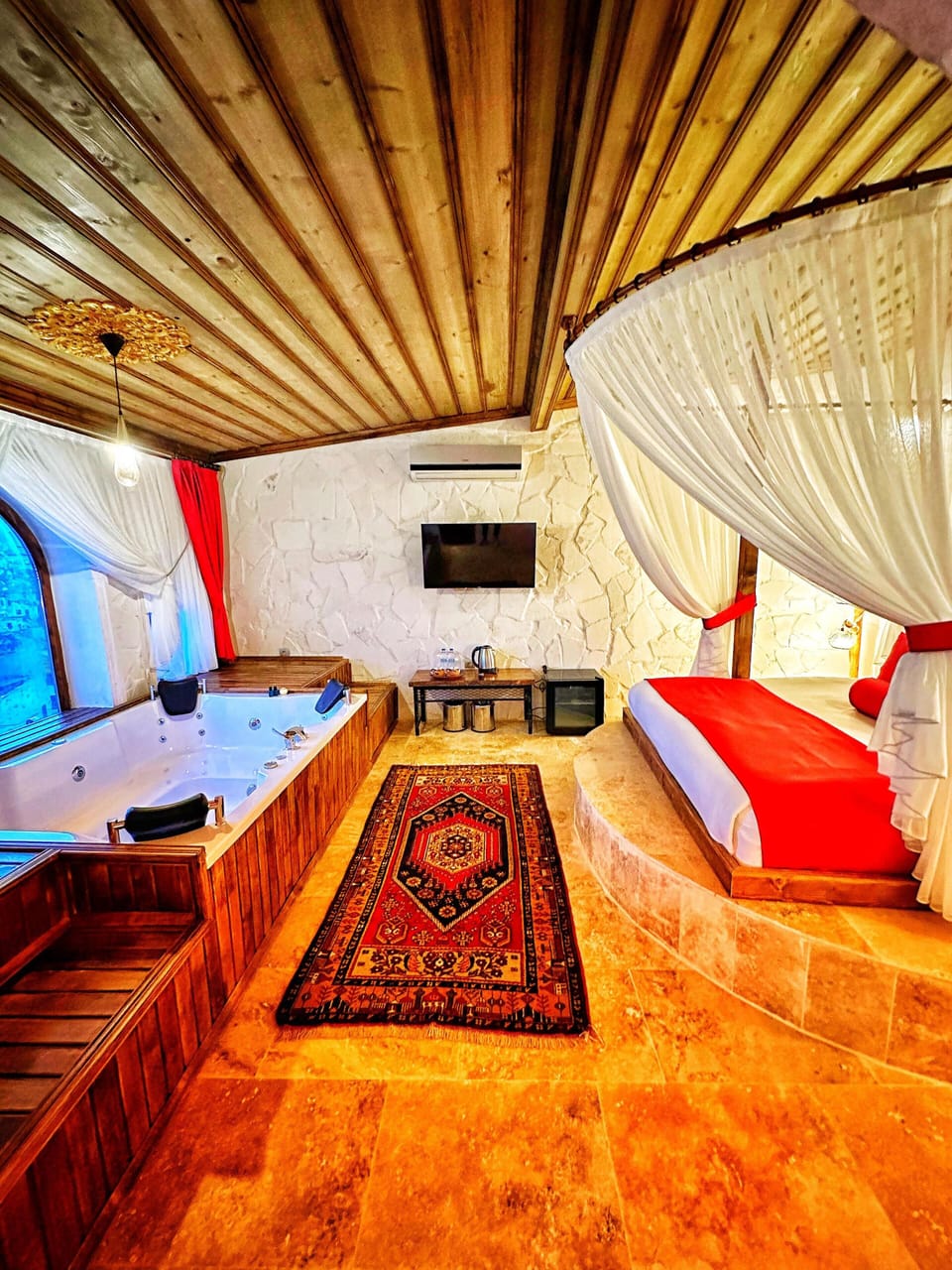 Exclusive Suite, Private Pool | 1 bedroom, Egyptian cotton sheets, premium bedding
